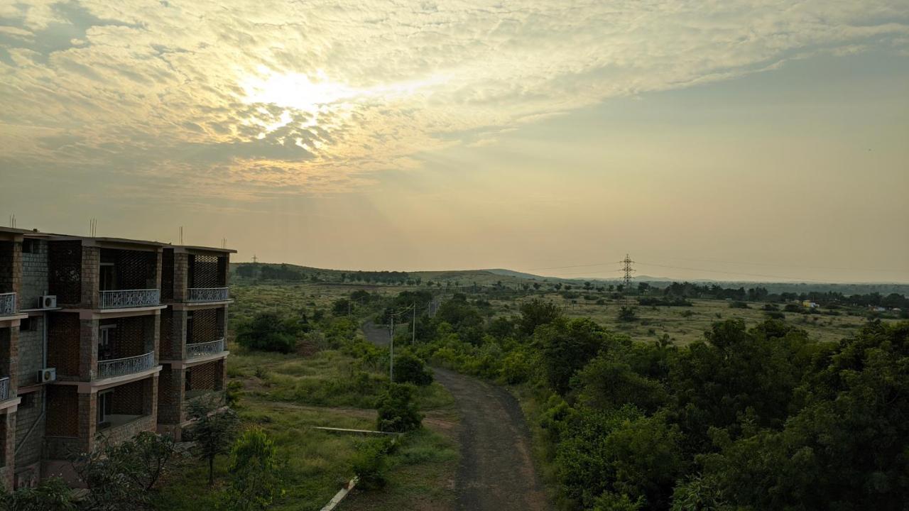 Kanthi Resorts Badami Bāgalkot Eksteriør billede