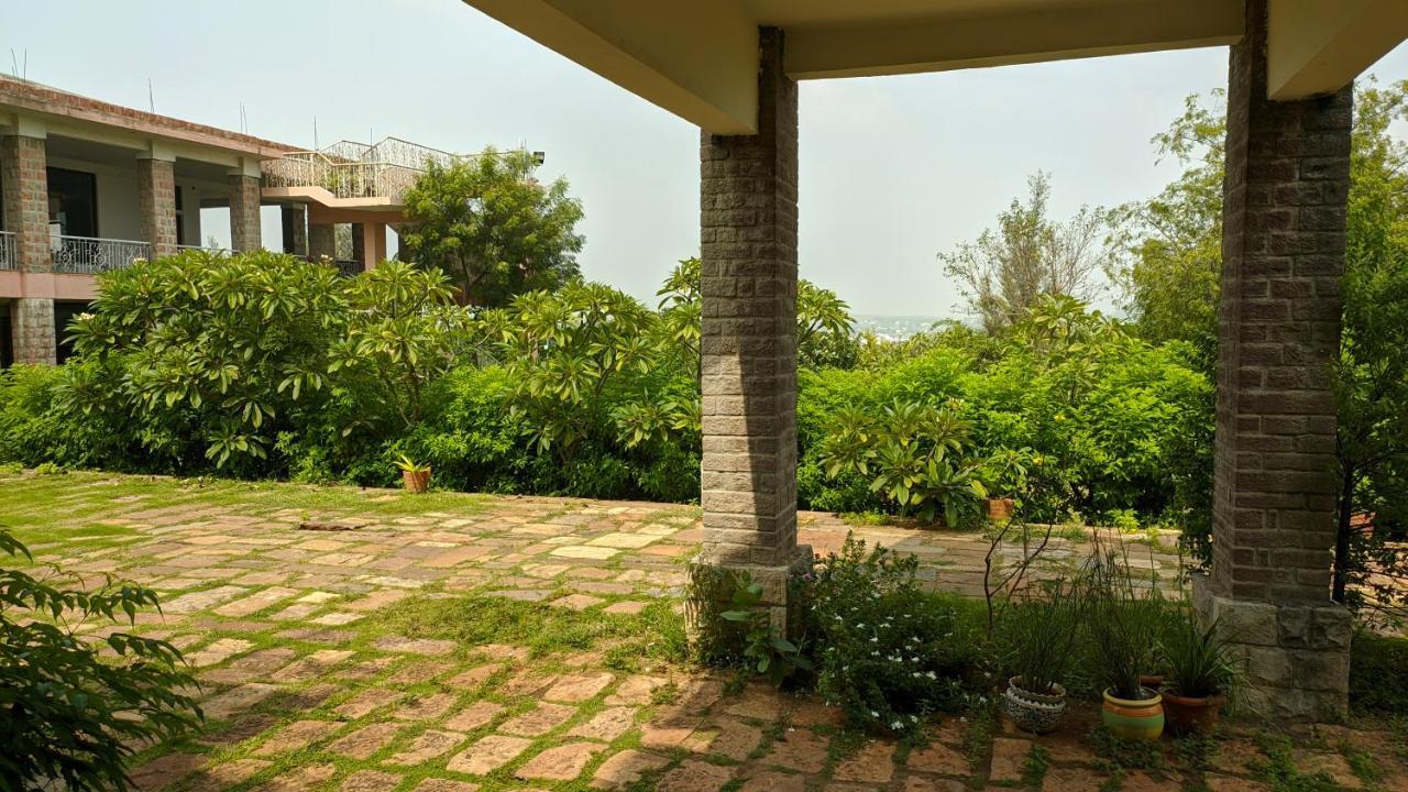 Kanthi Resorts Badami Bāgalkot Eksteriør billede