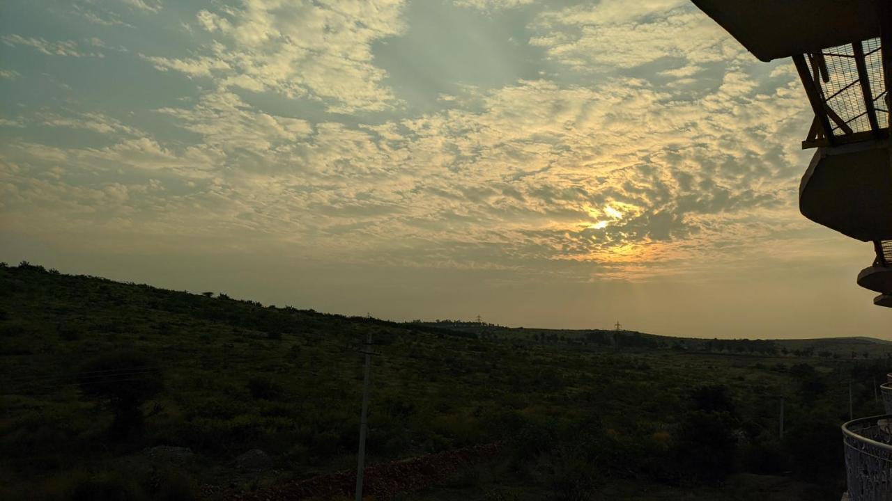 Kanthi Resorts Badami Bāgalkot Eksteriør billede