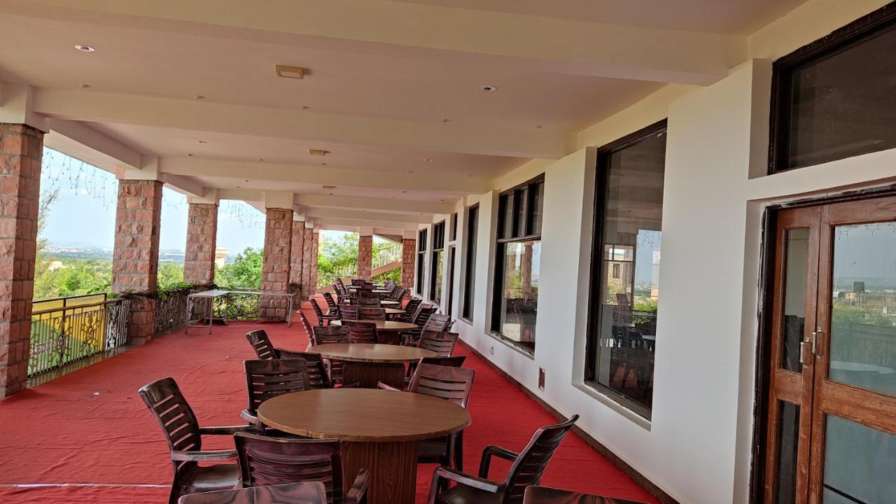 Kanthi Resorts Badami Bāgalkot Eksteriør billede