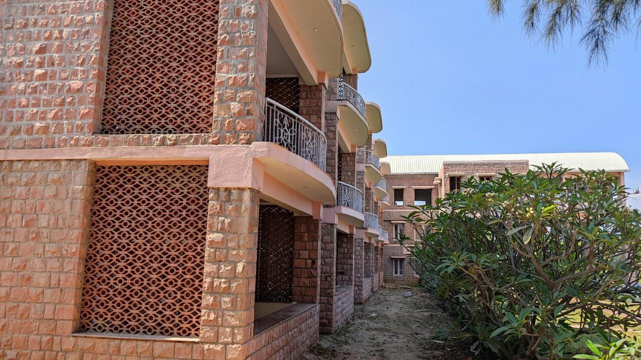 Kanthi Resorts Badami Bāgalkot Eksteriør billede