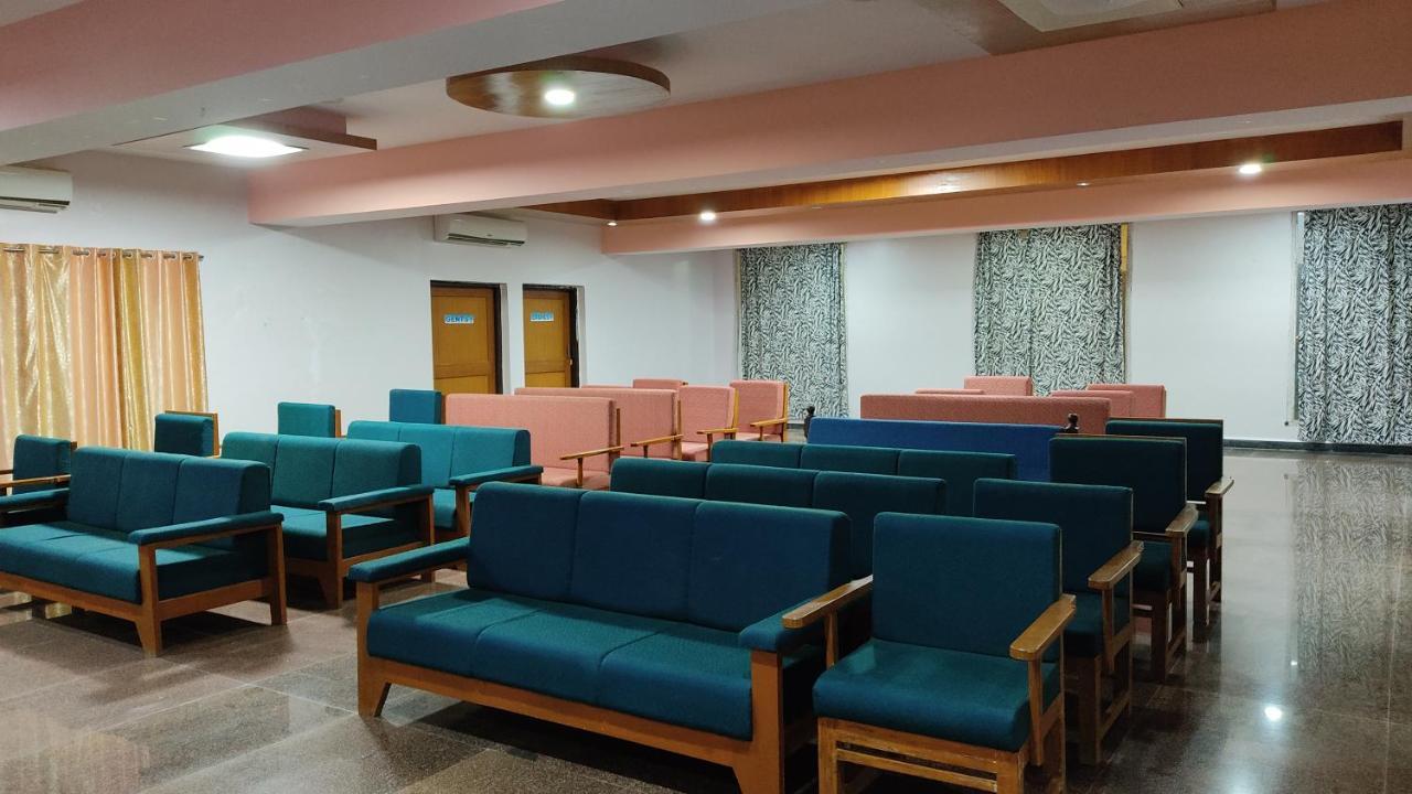 Kanthi Resorts Badami Bāgalkot Eksteriør billede