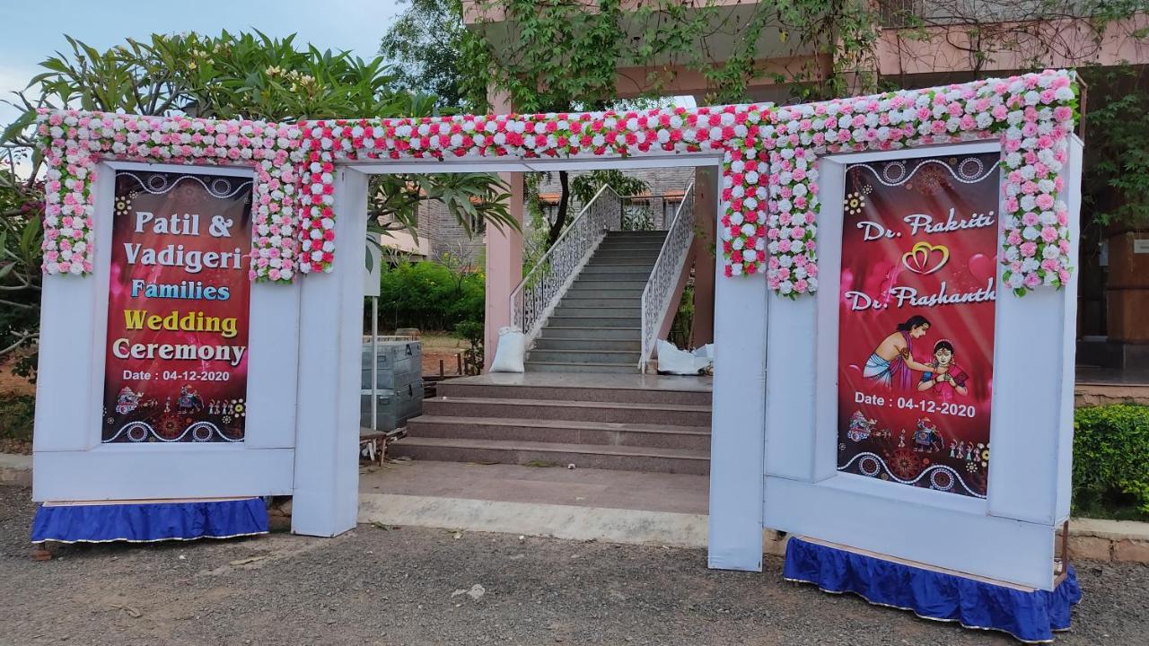 Kanthi Resorts Badami Bāgalkot Eksteriør billede